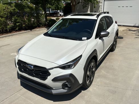 Used 2024 Subaru Crosstrek 2.5i Limited w/ Crosstrek Mirror Package AWD/4WD image 13
