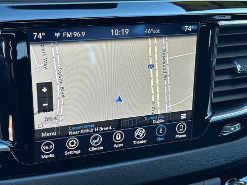 Used 2019 Chrysler Pacifica Touring Plus w/ Advanced Safetytec Group image 22