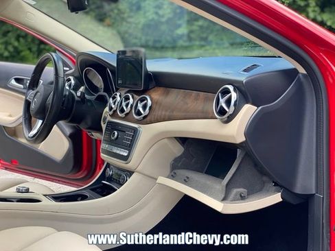 Used 2020 Mercedes-Benz GLA 250 4MATIC image 22