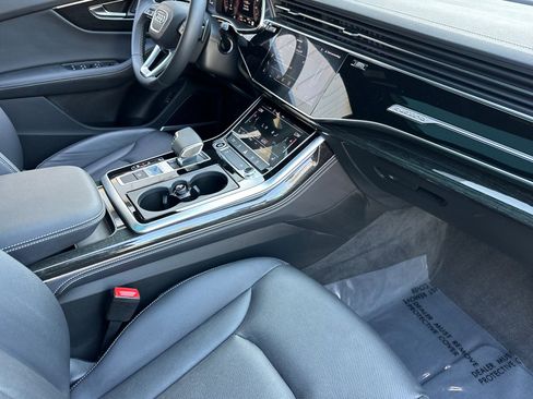 Used 2025 Audi Q8 Premium Plus w/ Premium Plus Package image 34