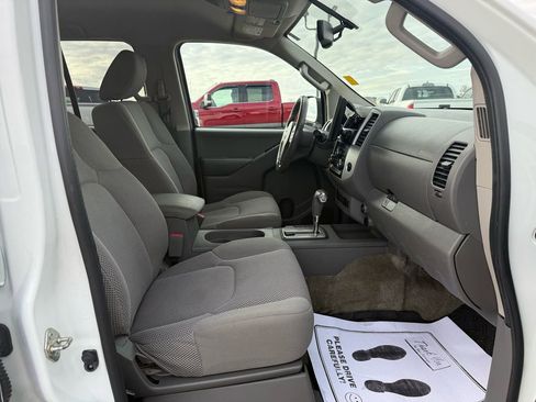 Used 2017 Nissan Frontier SV w/ SV Value Truck Package image 16