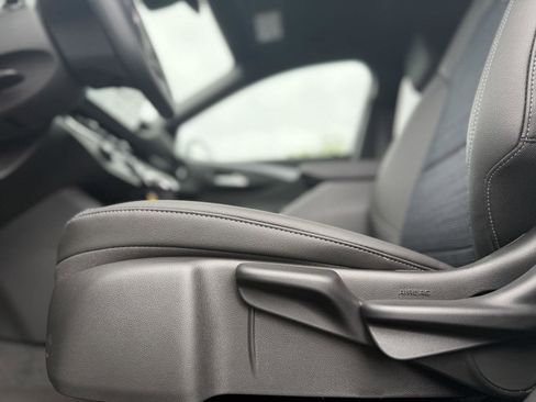 New 2025 Buick Envista Preferred image 14