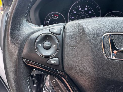 Used 2019 Honda HR-V Sport image 32
