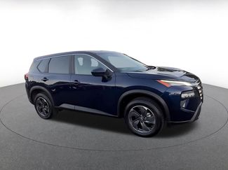 Used 2025 Nissan Rogue SV video 2