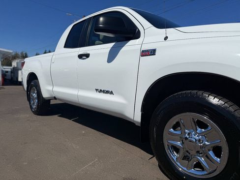 Used 2013 Toyota Tundra 4x4 Double Cab w/ Tow Pkg image 29