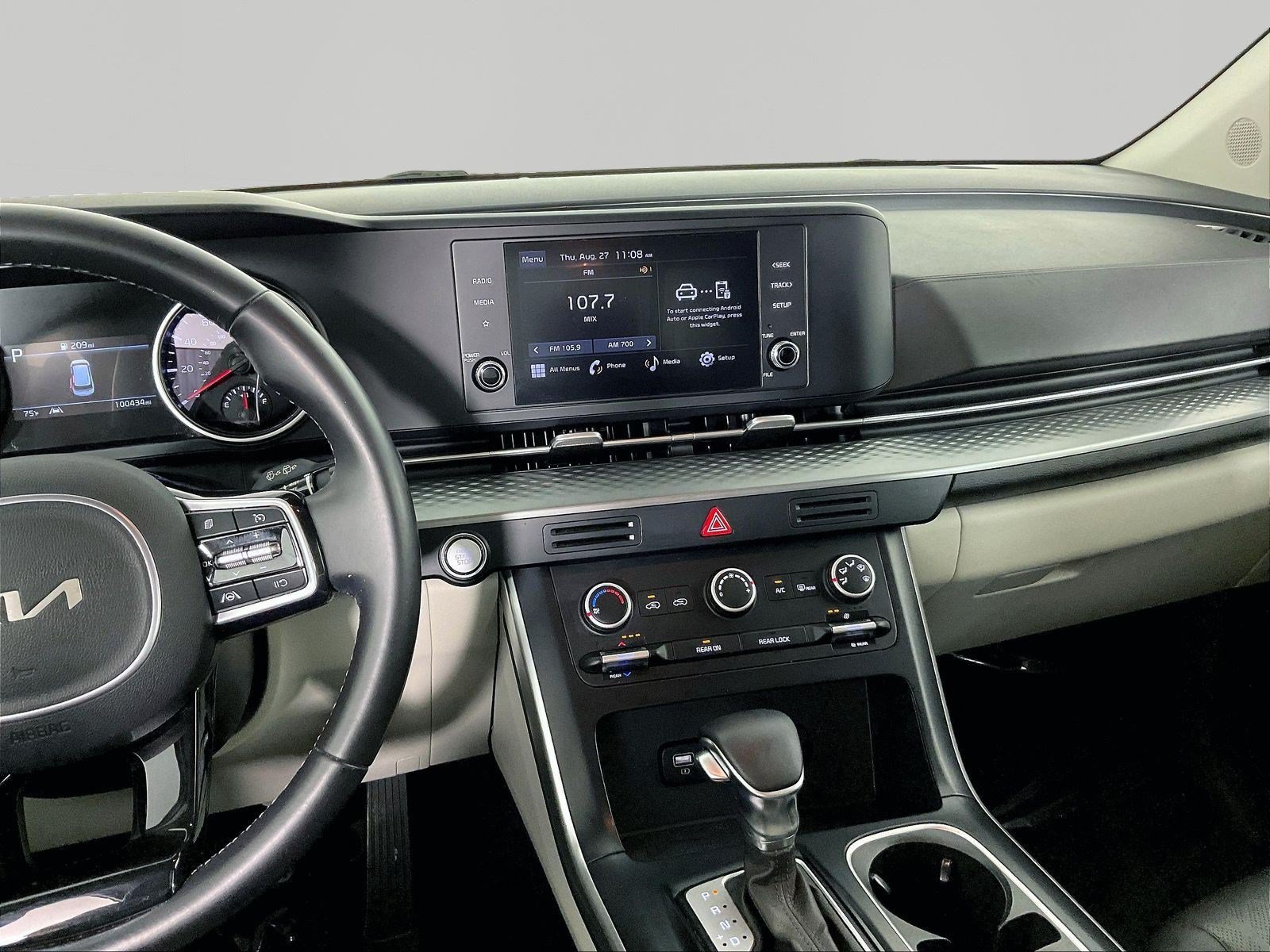 Used 2023 Kia Carnival LX FWD image 9