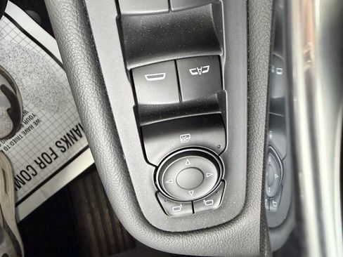 Used 2023 GMC Terrain SLE image 24