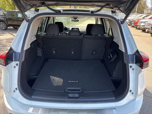 New 2026 Nissan Rogue SV w/ Cold Weather Package FWD image 16