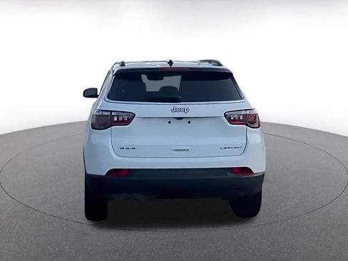 Used 2025 Jeep Compass Limited image 10