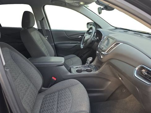 Used 2024 Chevrolet Equinox LT FWD image 17