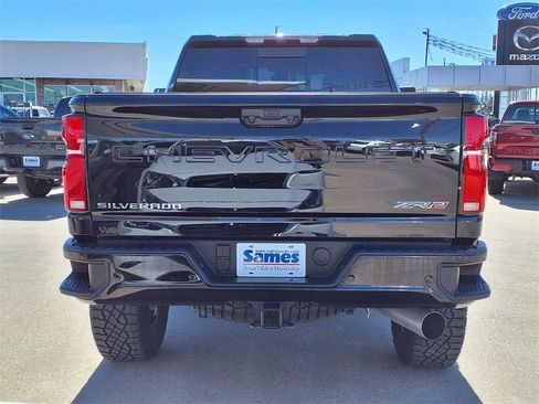 Used 2025 Chevrolet Silverado 2500 ZR2 image 6