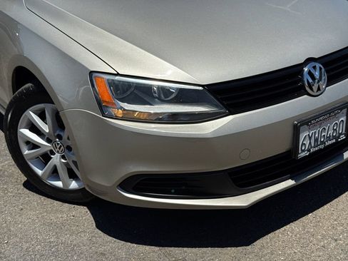Used 2012 Volkswagen Jetta SE FWD image 6