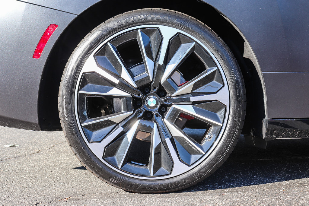 Used 2026 BMW iX M70 AWD/4WD image 8