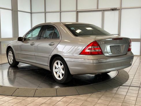 Used 2004 Mercedes-Benz C 240 Sedan image 5