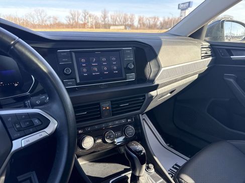 Used 2024 Volkswagen Jetta SE image 20