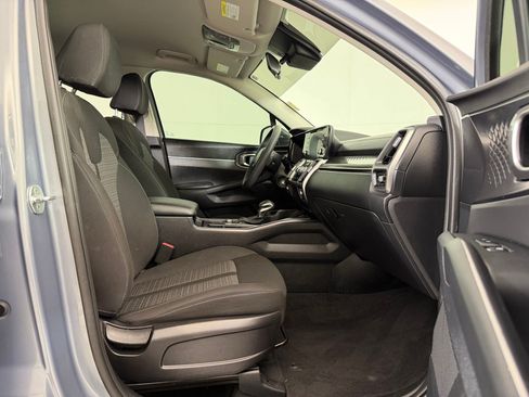 Used 2022 Kia Sorento LX AWD/4WD image 24