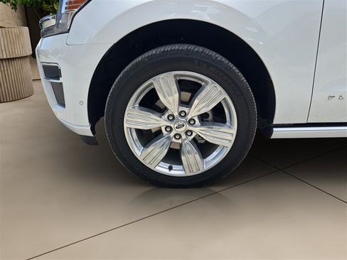 Used 2024 Ford Expedition Platinum AWD/4WD image 20