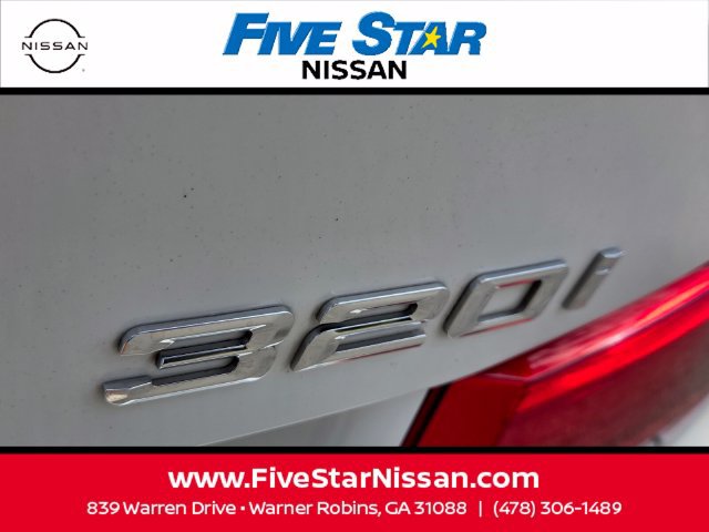 Used 2016 BMW 320i Sedan RWD image 11
