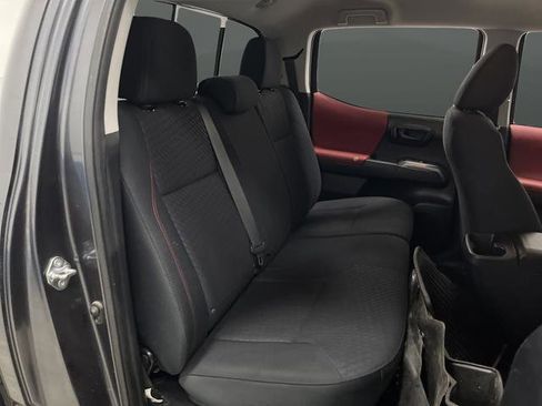 Used 2020 Toyota Tacoma SR5 image 28