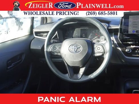 Used 2025 Toyota Corolla LE image 10