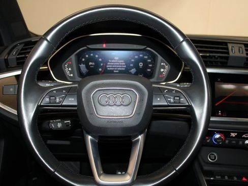 Used 2022 Audi Q3 2.0T Premium Plus image 22