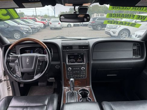 Used 2015 Lincoln Navigator 4WD image 11