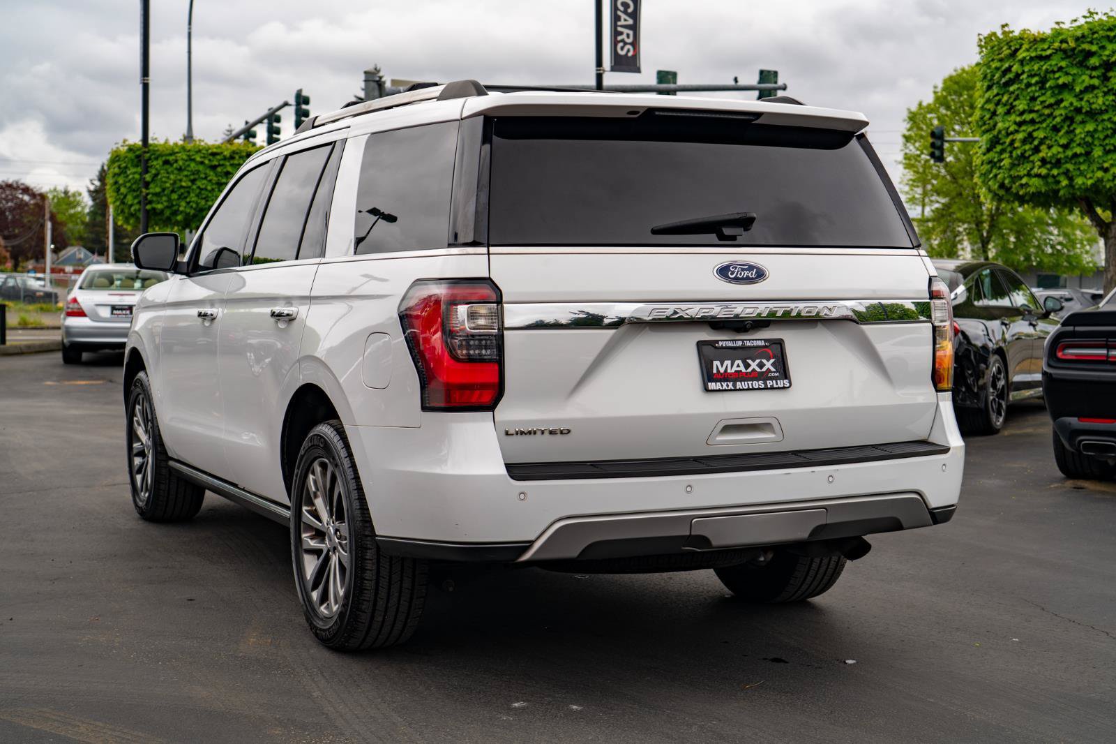Used 2018 Ford Expedition Limited AWD/4WD image 11