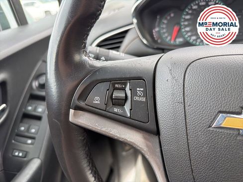 Used 2022 Chevrolet Trax LT w/ Driver Confidence Package AWD/4WD image 12