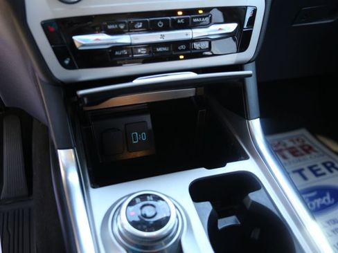 Used 2024 Ford Explorer XLT w/ Equipment Group 202A RWD image 14