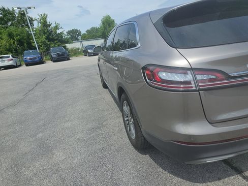 Used 2019 Lincoln Nautilus Select w/ Cargo Utility Package FWD image 18