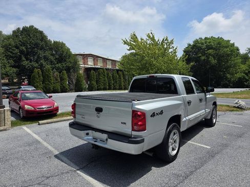 Used 2007 Dodge Dakota SLT w/ Sport Appearance Group AWD/4WD image 6