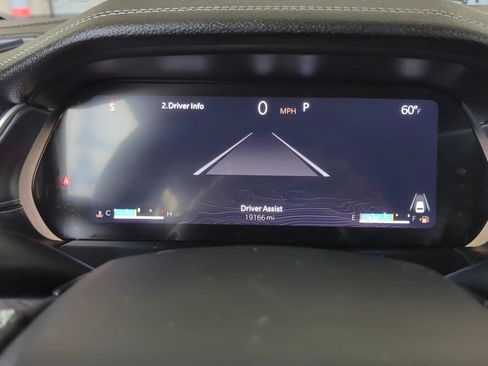Used 2025 Jeep Grand Cherokee Limited AWD/4WD image 18