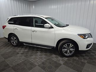 Used 2020 Nissan Pathfinder SV image 1