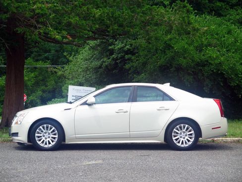 Used 2011 Cadillac CTS Luxury AWD/4WD image 2