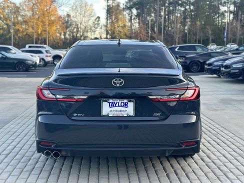 Used 2025 Toyota Camry SE image 5