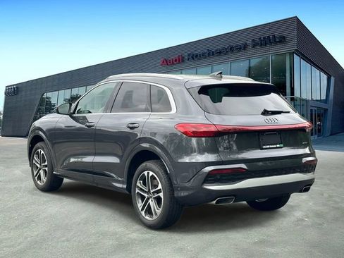 Used 2025 Audi Q5 Premium w/ Convenience Package AWD/4WD image 4