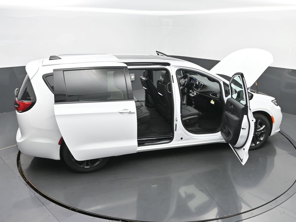 New 2026 Chrysler Pacifica Select FWD image 68