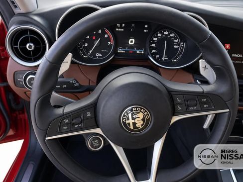 Used 2017 Alfa Romeo Giulia Ti w/ TI 19" Sport Package RWD image 10