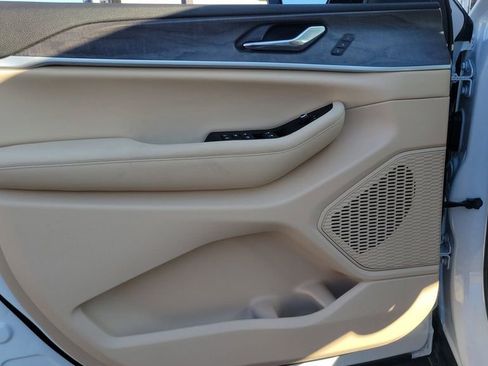 New 2025 Jeep Grand Cherokee L Limited w/ Black Appearance Package image 19