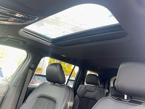 New 2025 Jeep Grand Cherokee L Altitude image 16