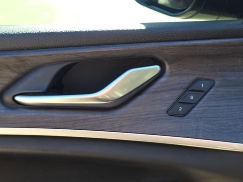 Used 2023 Jeep Grand Cherokee Limited image 18