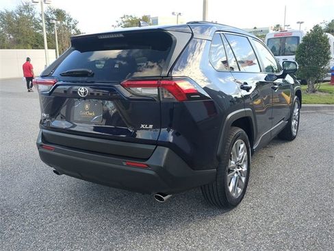 Used 2019 Toyota RAV4 XLE Premium image 4