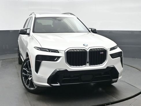 Used 2023 BMW X7 M60i w/ Executive Package image 8