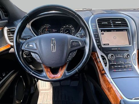 Used 2016 Lincoln MKX Select w/ Select Plus Package AWD/4WD image 6