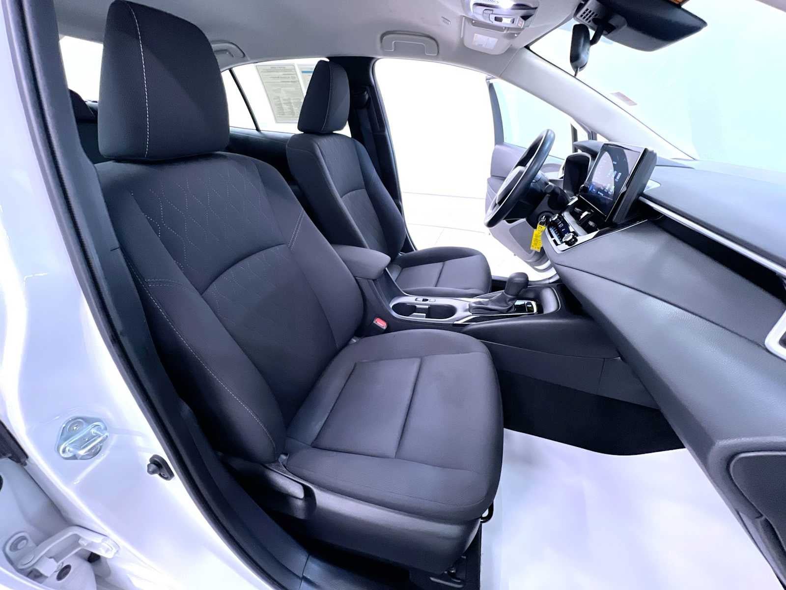 Used 2025 Toyota Corolla LE FWD image 34