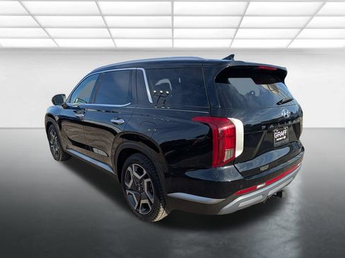 Used 2023 Hyundai Palisade SEL AWD/4WD image 2