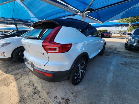 Used 2021 Volvo XC40 T5 R-Design w/ Advanced Package AWD/4WD image 4
