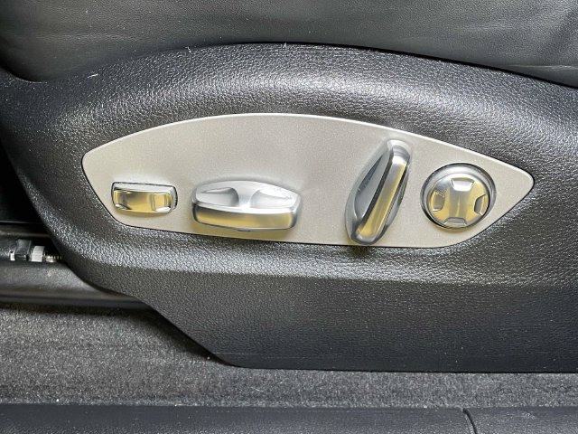 Certified 2023 Porsche Macan S AWD/4WD image 17