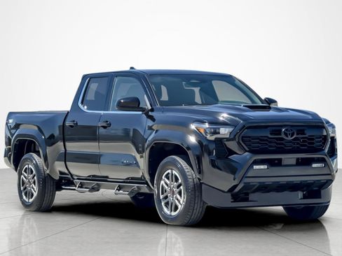 Certified 2025 Toyota Tacoma TRD Sport AWD/4WD image 7
