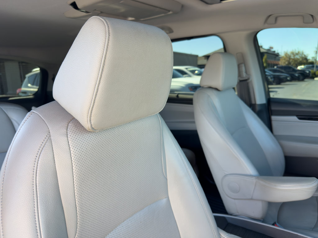 Used 2018 Honda Odyssey Elite image 14